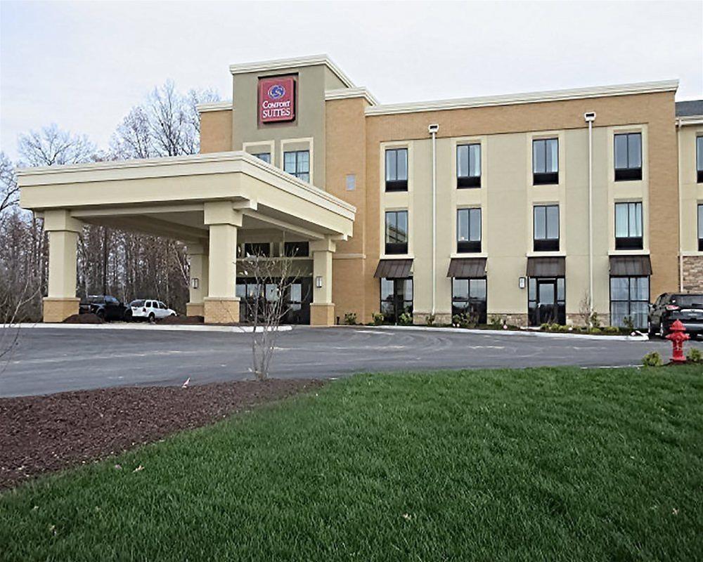 Comfort Suites-Youngstown North Экстерьер фото