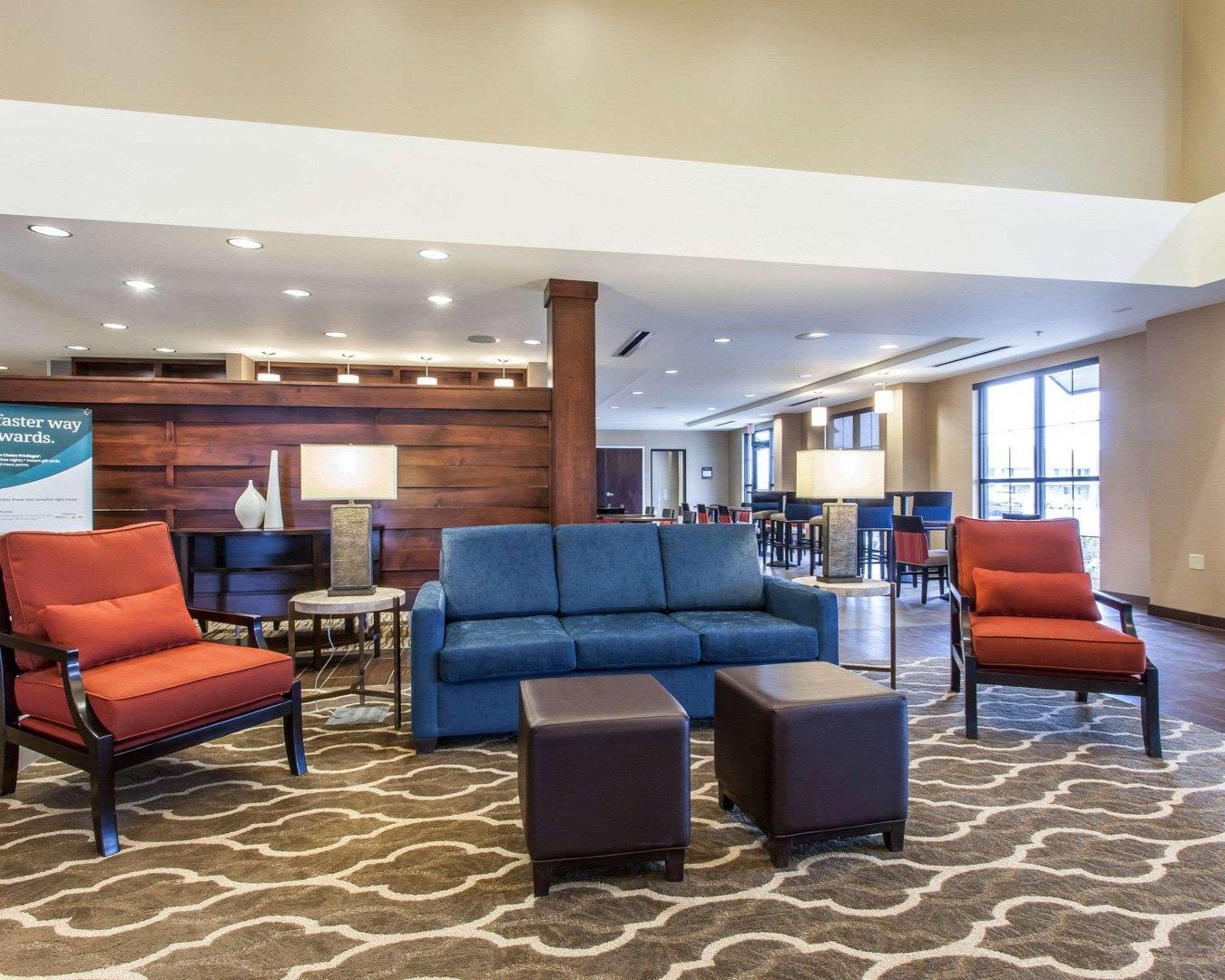 Comfort Suites-Youngstown North Экстерьер фото