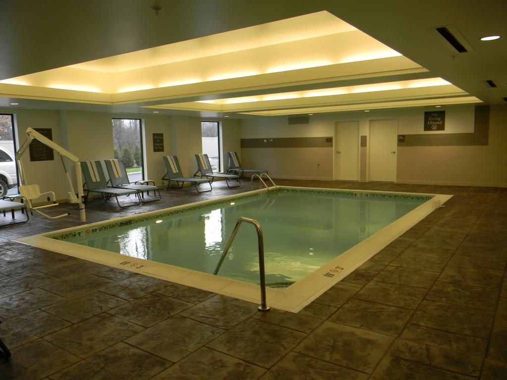 Comfort Suites-Youngstown North Экстерьер фото